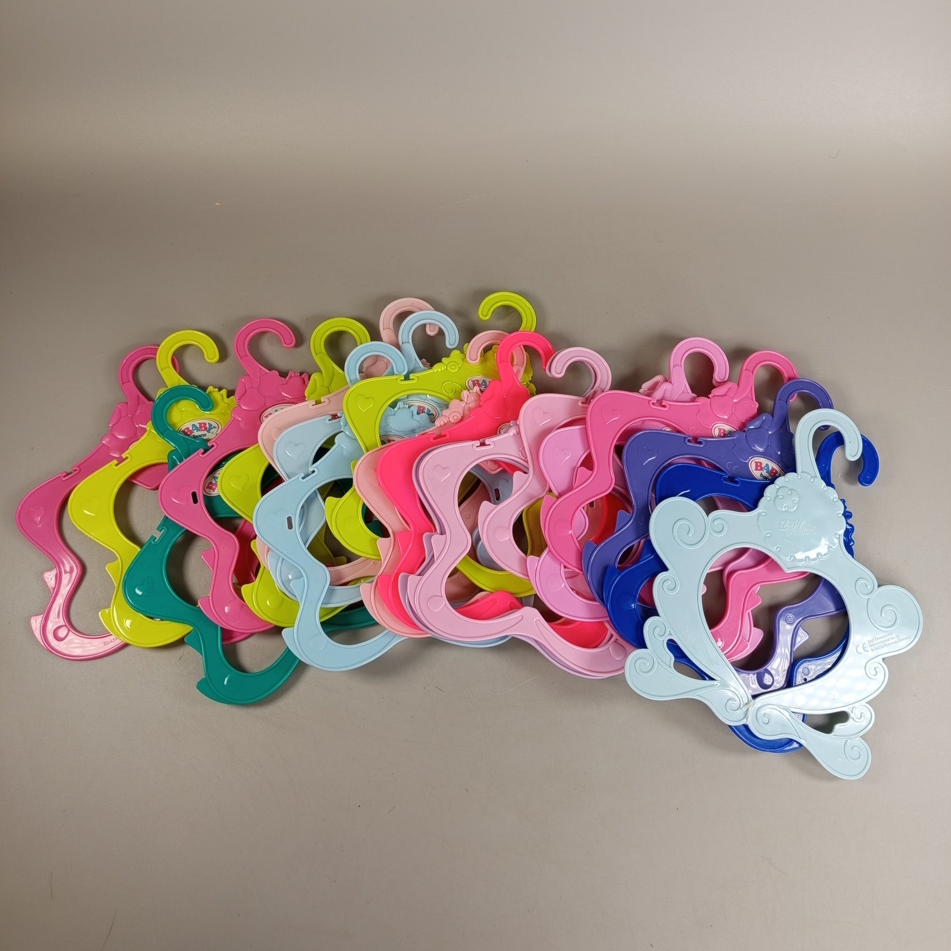 Zapf Creation Baby born Kleiderbügel-Set für Puppenkleidung – 28 Stück