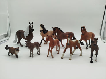 Schleich Figuren Set von 9 – Pferde & Katze