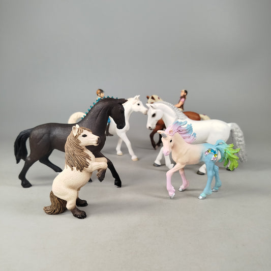 Bundle Schleich Set von 8 Pferde & Reiter Figuren, gebraucht, ab 6 Jahre 