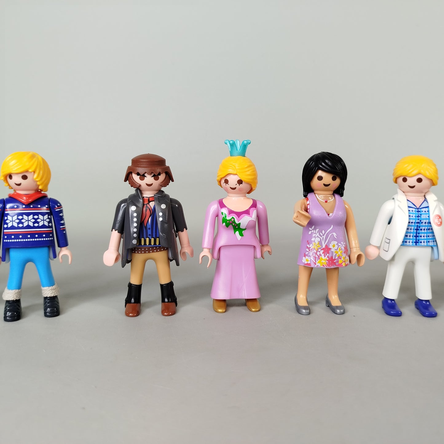 Playmobil Figuren Set von 18 Charakteren aus verschiedenen Themenwelten