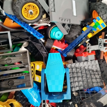 Konvolut Bausteine & Monster Trucks ca. 6,7 kg, ab 6 Jahre