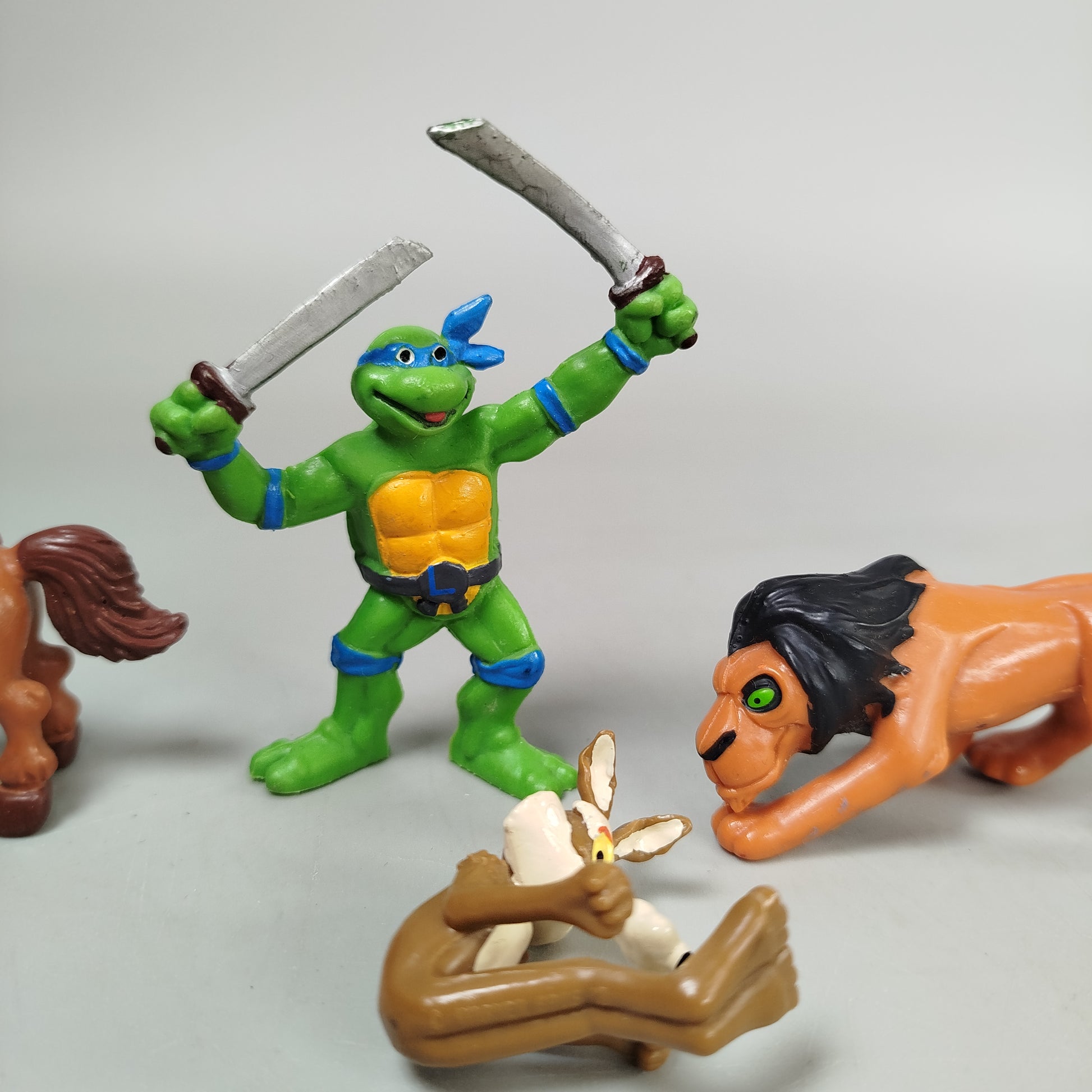 Vintage Figuren-Set von 6 – Cartoon & Action
