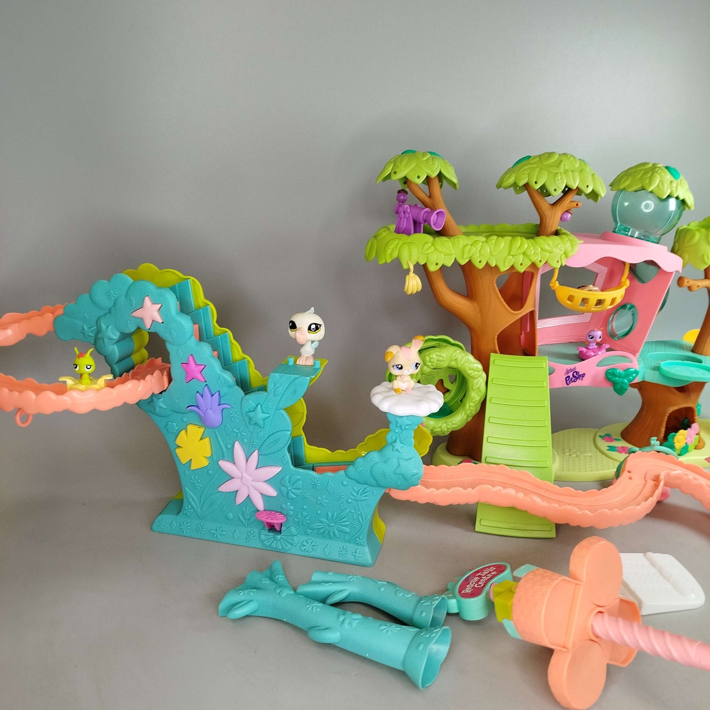 Hasbro Bundle Littlest Pet Shop Magic Motion Baumhaus