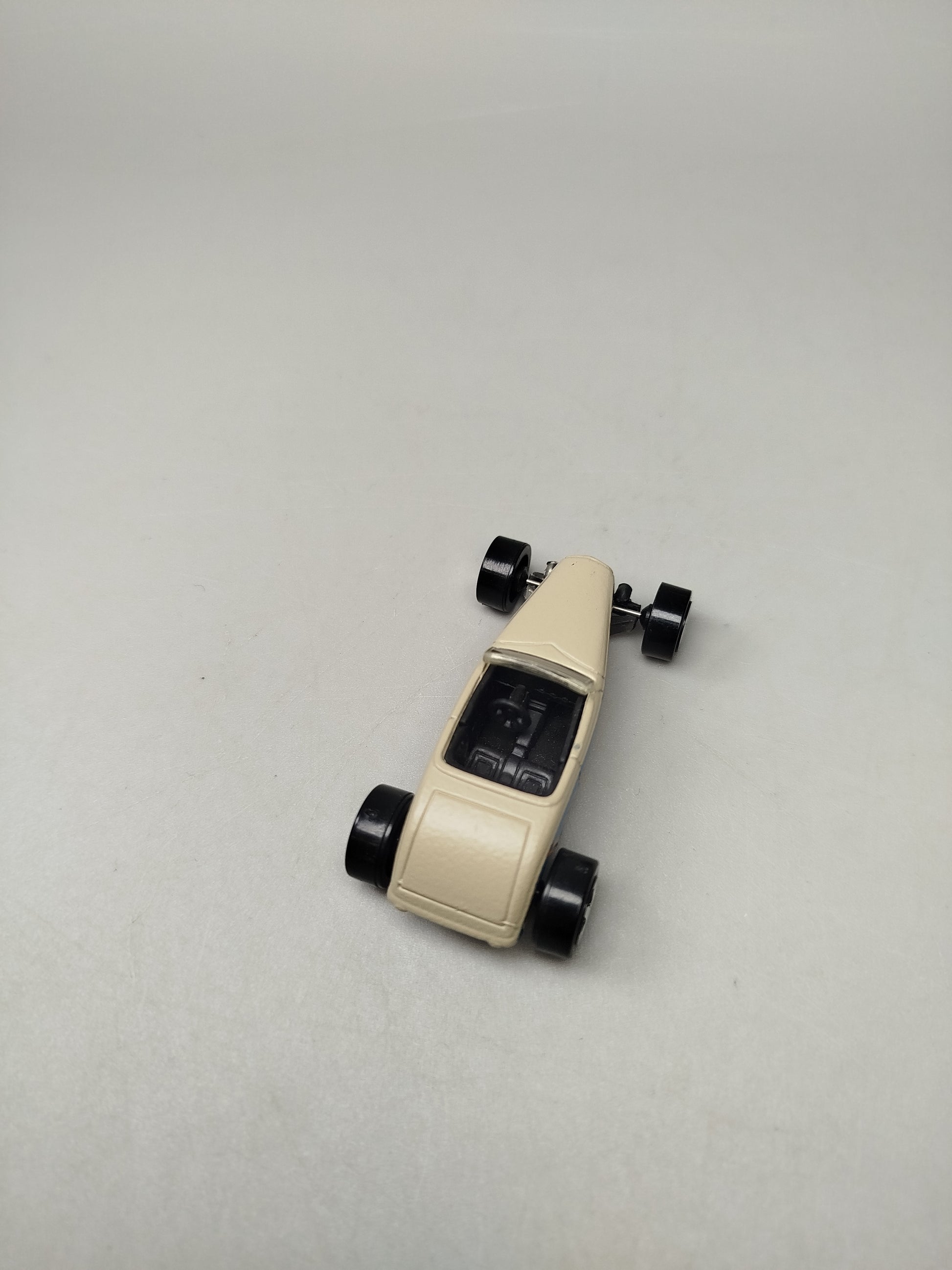 Vintage Beige 33 Ford Roadster Hot Wheel Auto 