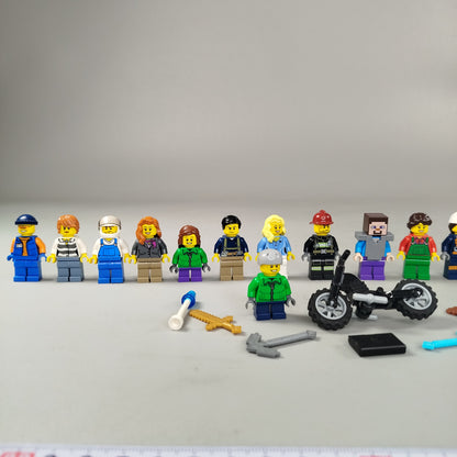 LEGO Bundle Minecraft 17x Minifiguren & Zubehör