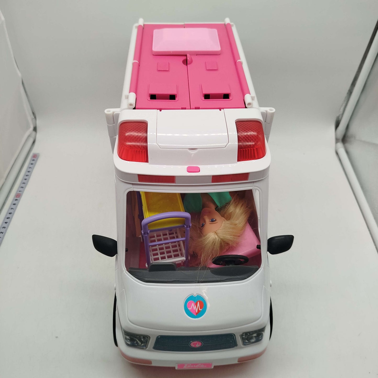 Barbie Bundle 2-in-1 Krankenwagen FRM19 mit Puppe