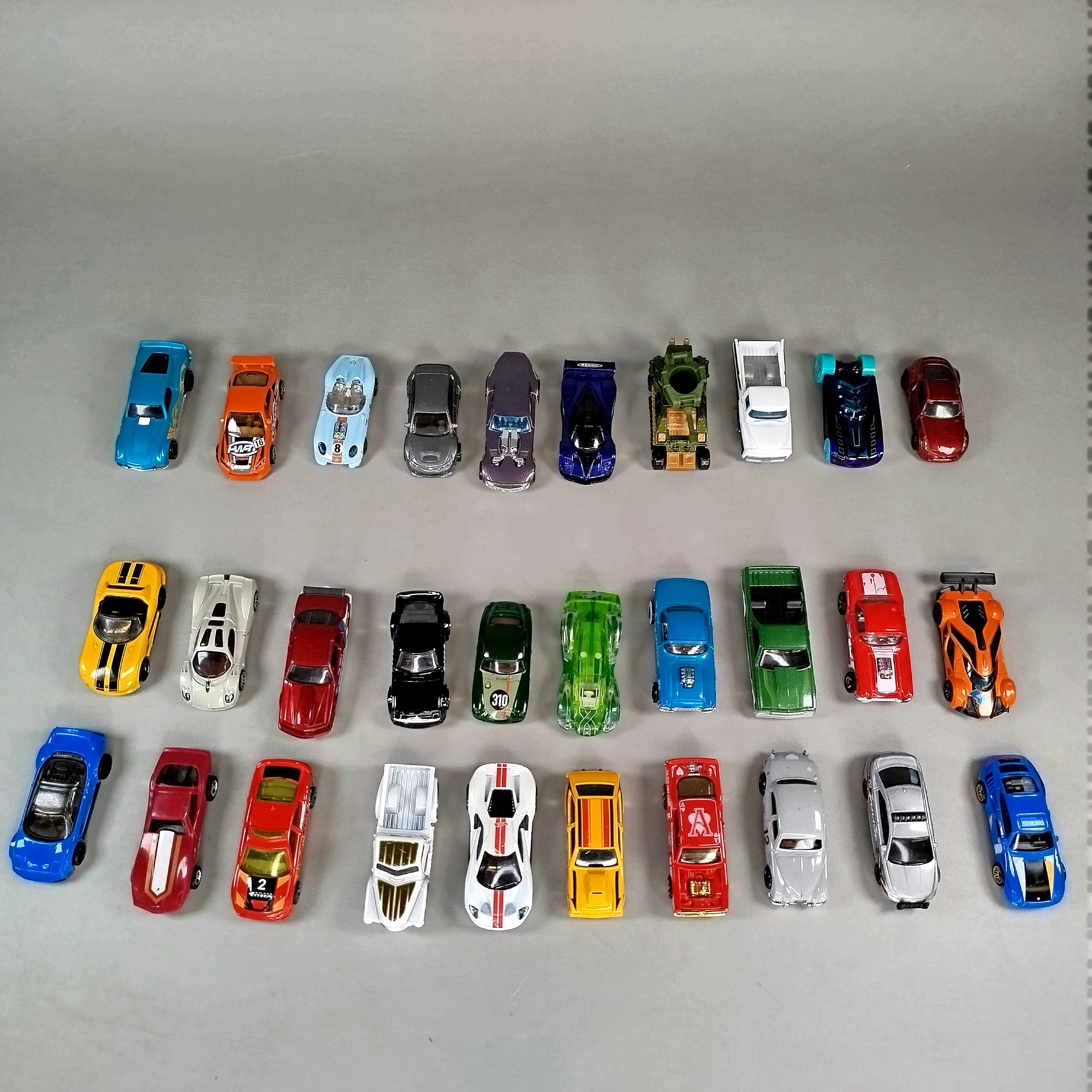 Mattel Miniaturautos – Set von 30, gut, ohne OVP