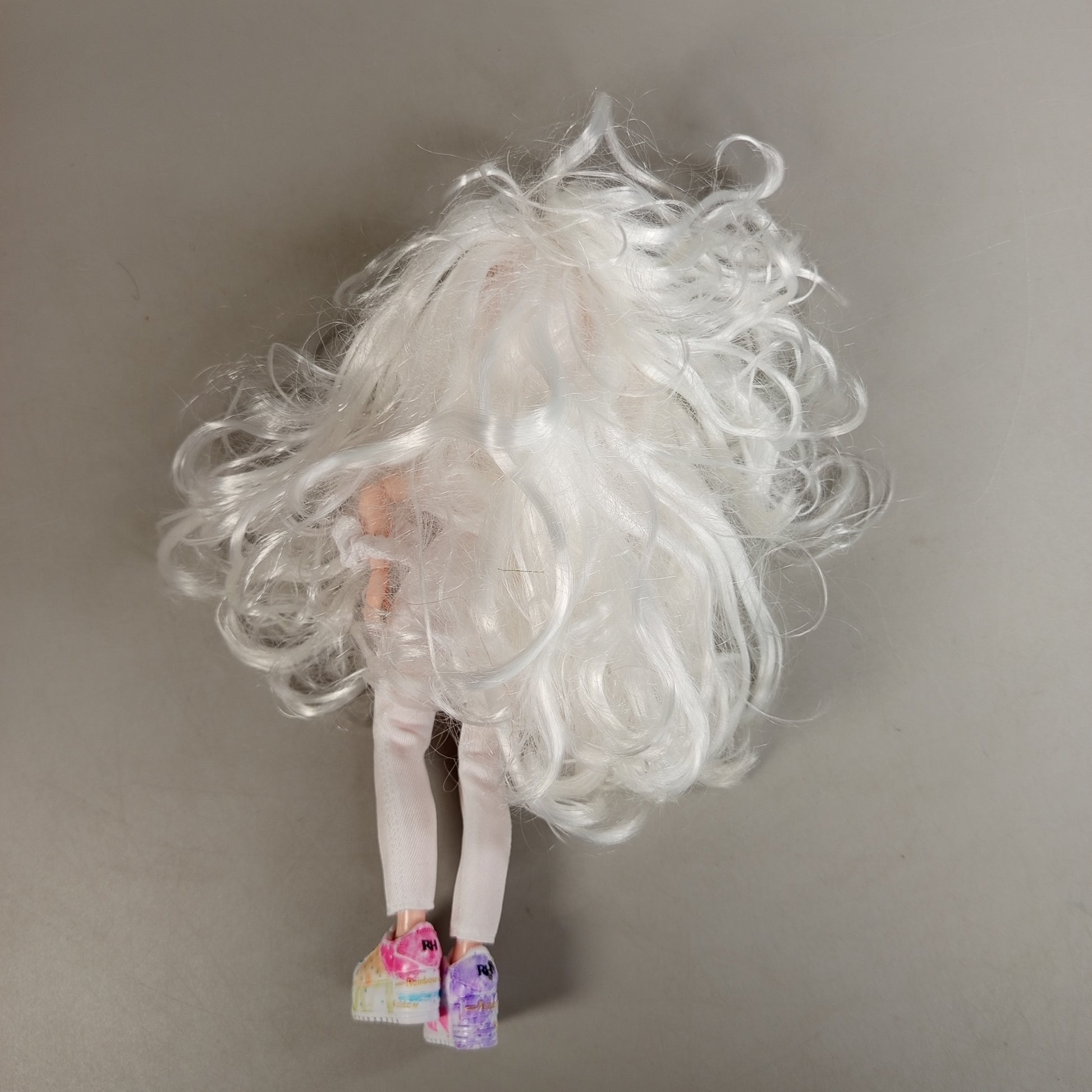 Rainbow High Modepuppen Kia Hart & Marina – Set von 2 Puppen