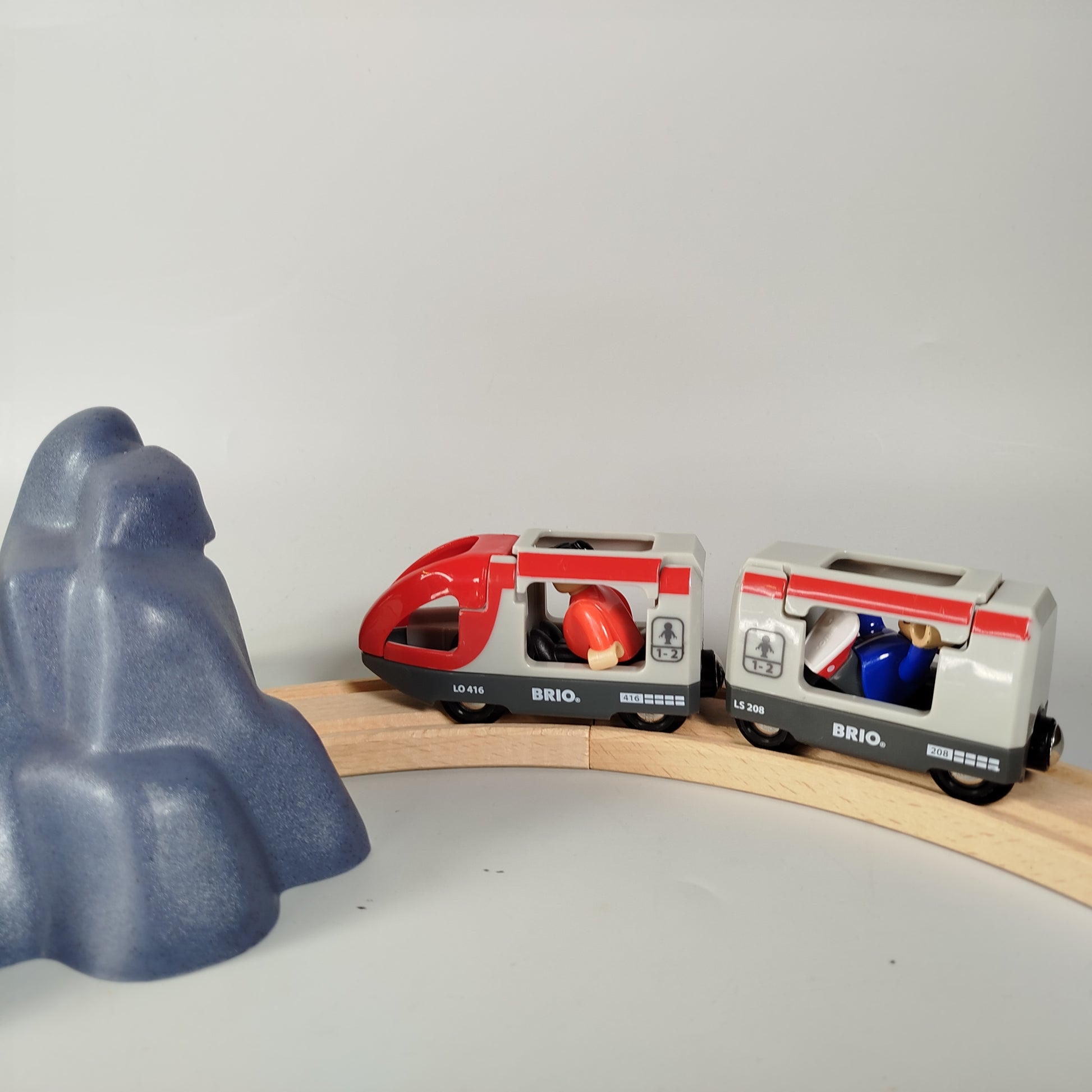 BRIO Holzeisenbahn-Set mit Tunnel und Zug