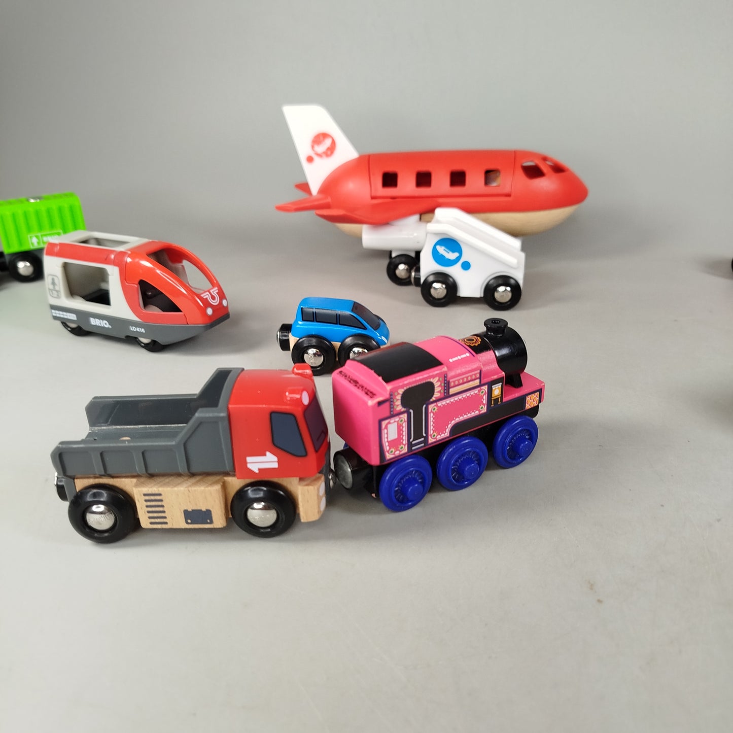 BRIO Bundle Thomas & Friends 14 Züge Autos Flugzeug