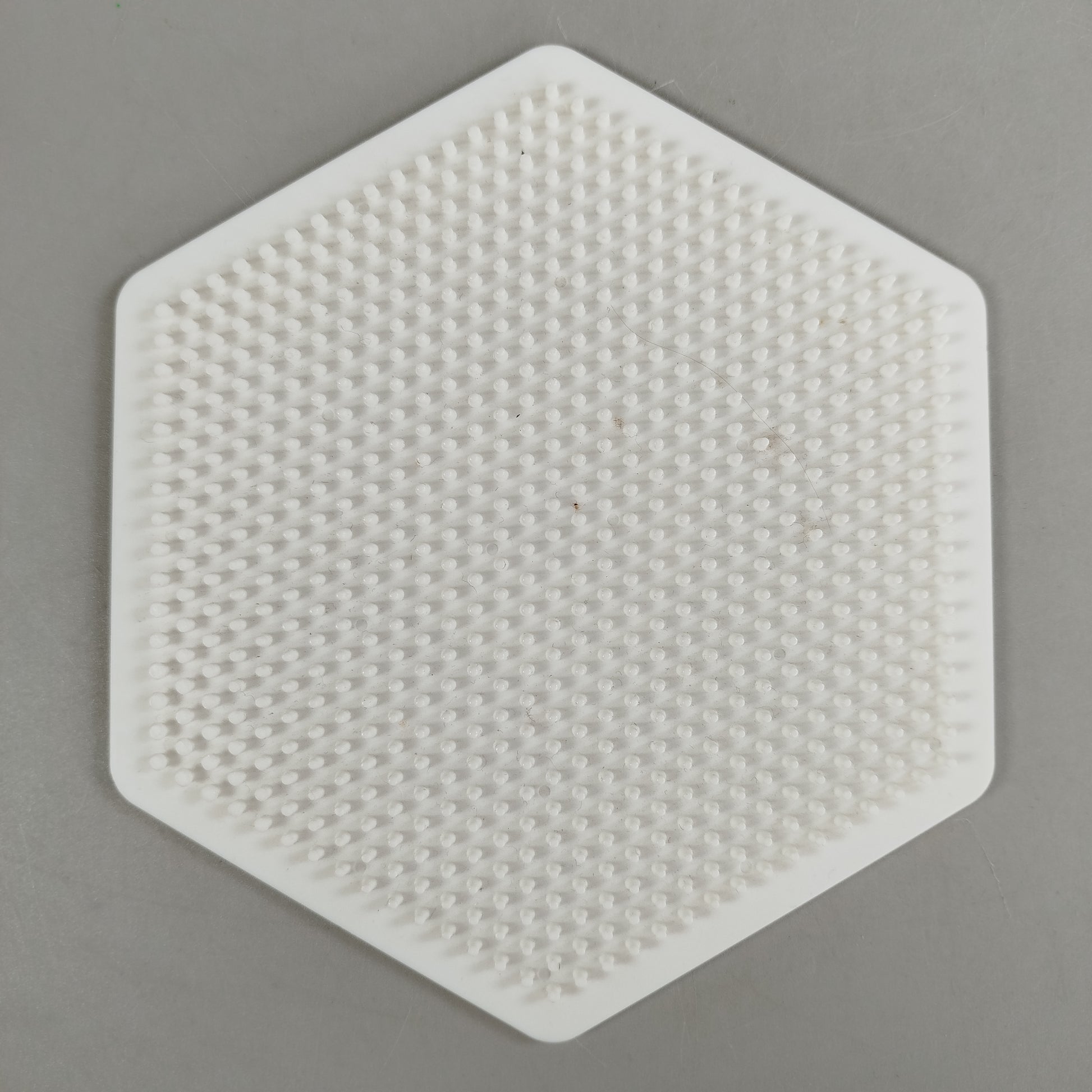 Bügelperlen Set – farbenfrohes Bastelset mit Steckplatten