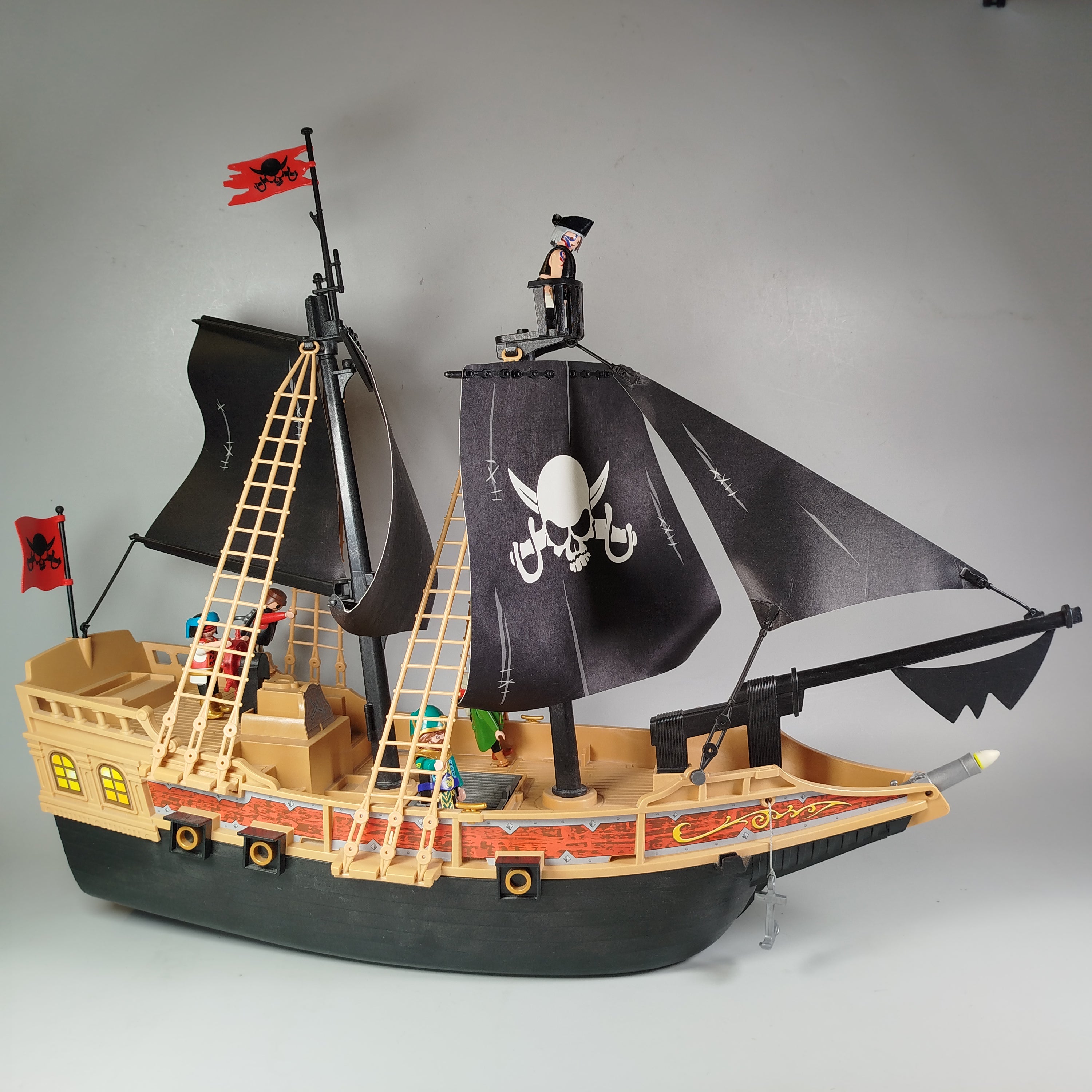 Playmobil Großes Piratenschiff - Set mit Figuren Großes Piratenschiff - Set mit 