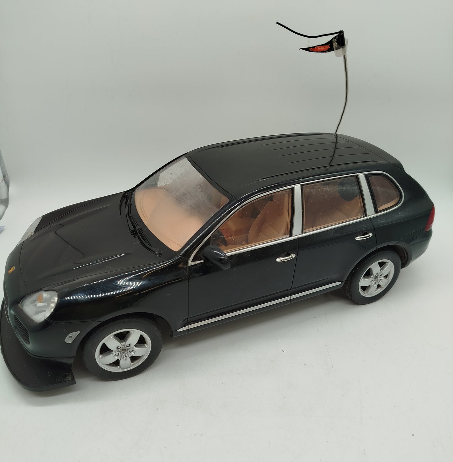 Dickie Porsche Cayenne RC Auto mit Zubehör