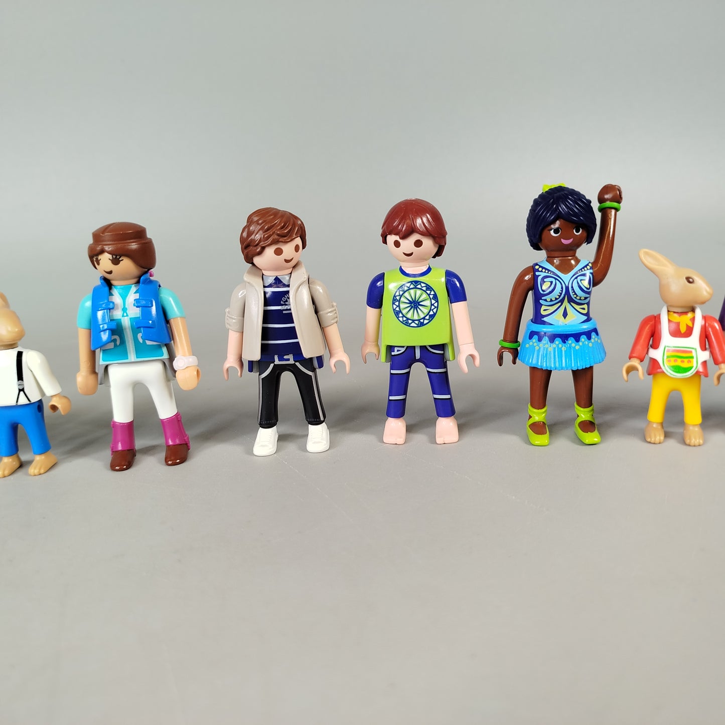 Playmobil Figuren Set von 16 Charakteren – inkl. Hasenfiguren
