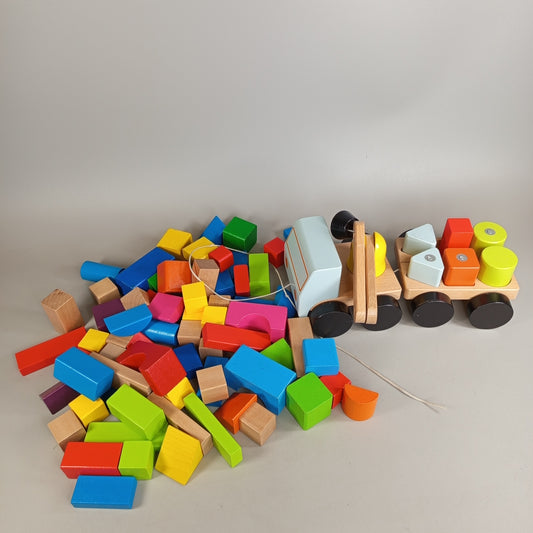 Hape Kranwagen mit 79 Bausteinen – Lernspielzeug Set zum Ziehen