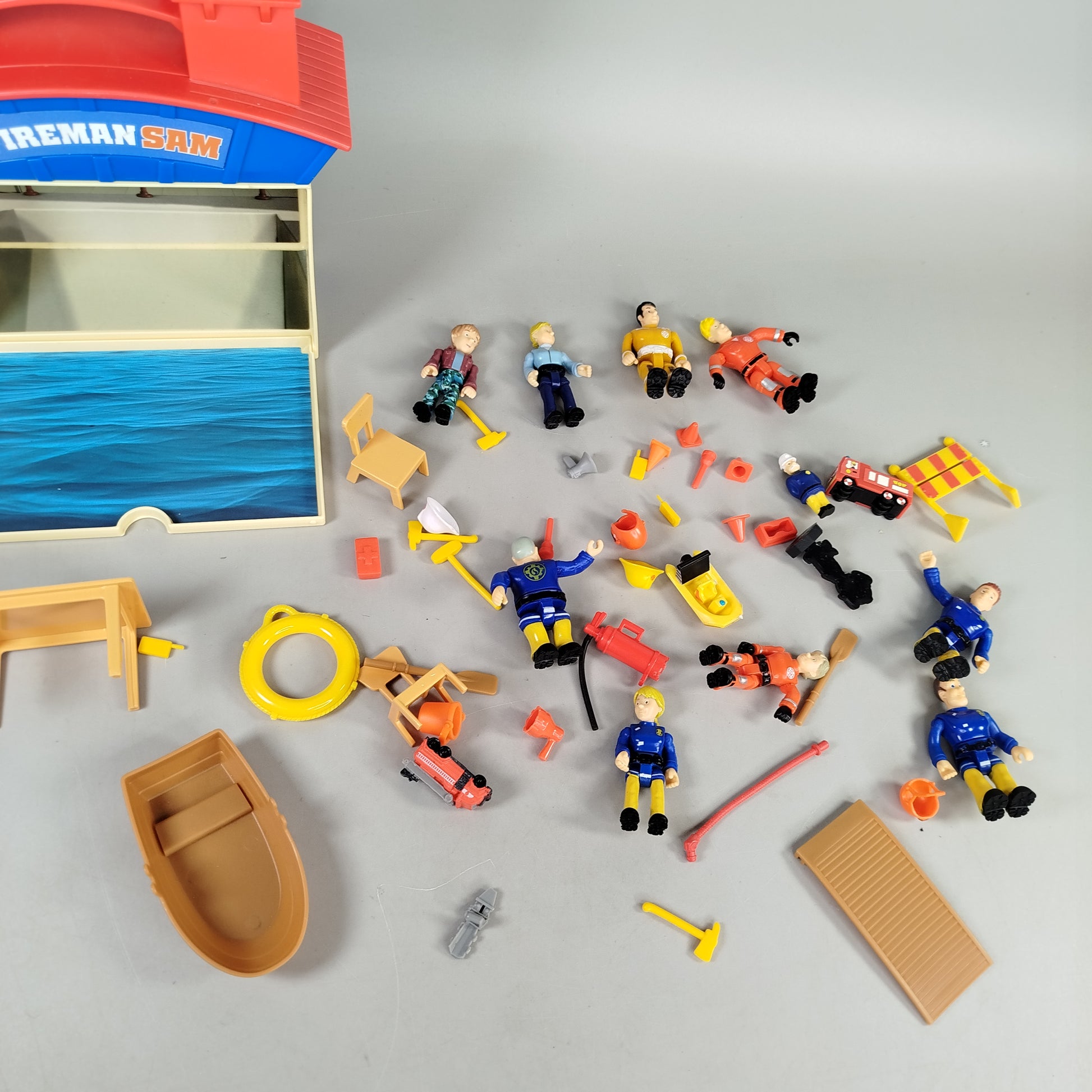 Feuerwehrmann Sam Spielstation – mit Figuren & Zubehör, Set