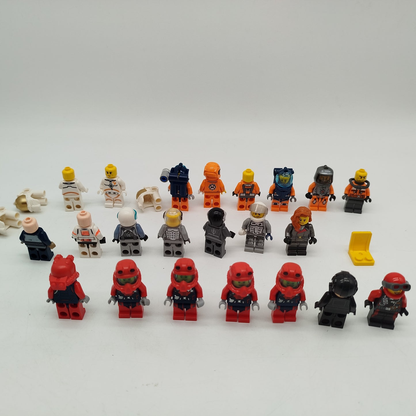 LEGO Minifiguren Set – Weltraum & Piloten, 22 Figuren