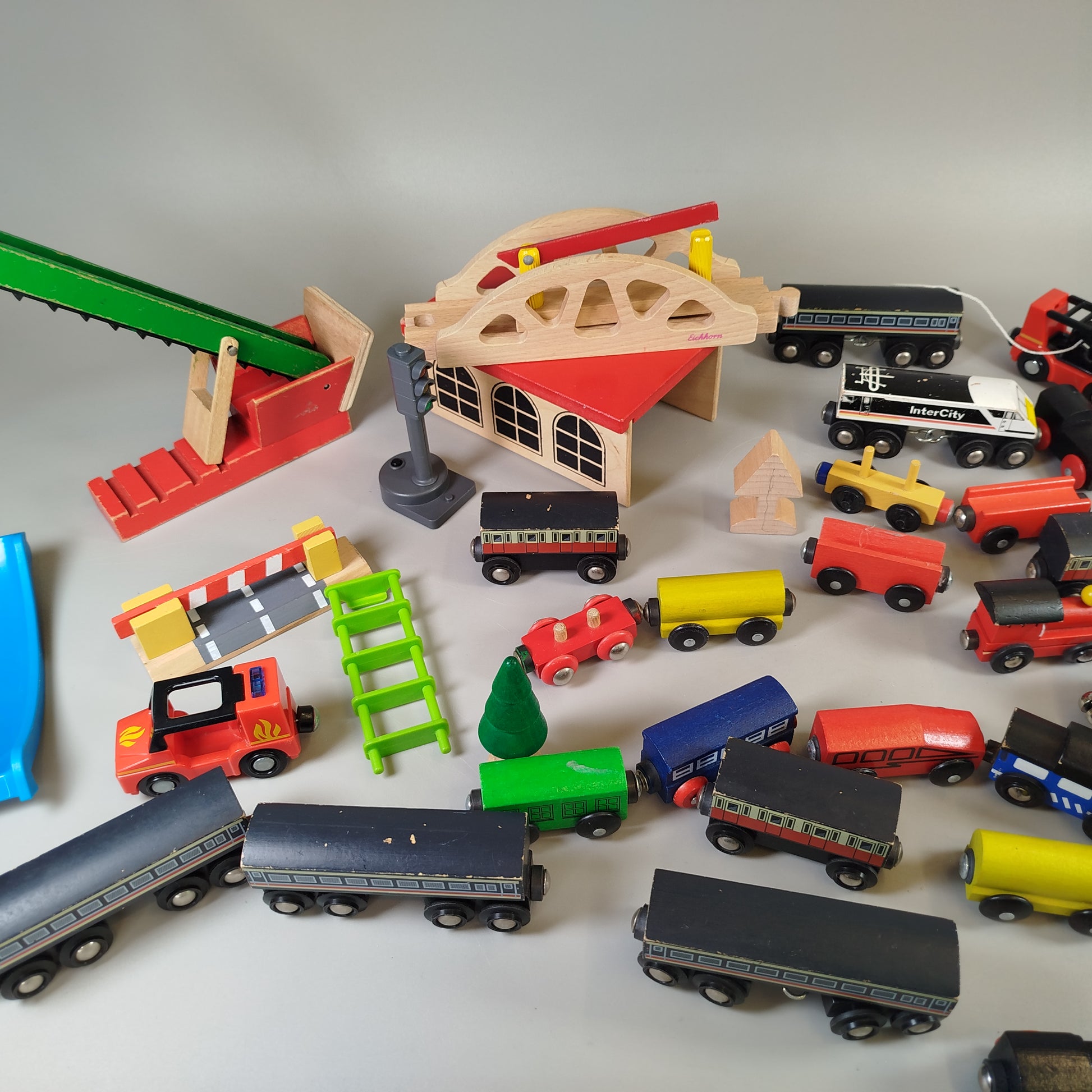 Holz Eisenbahnwelt Spielset – Züge & Schienen