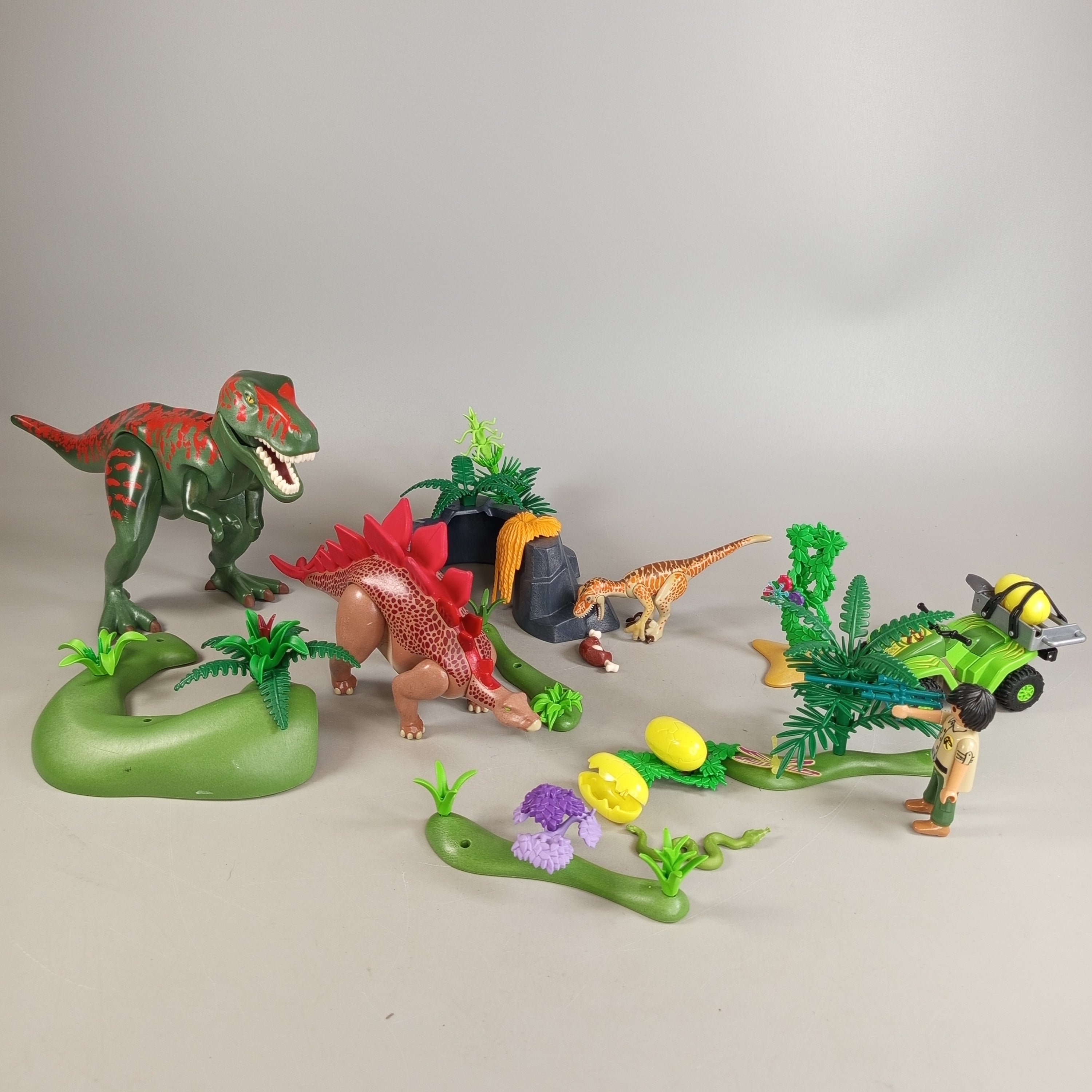 Dinosaurier Spielset – mit 3 Dinos & Forscherfigur