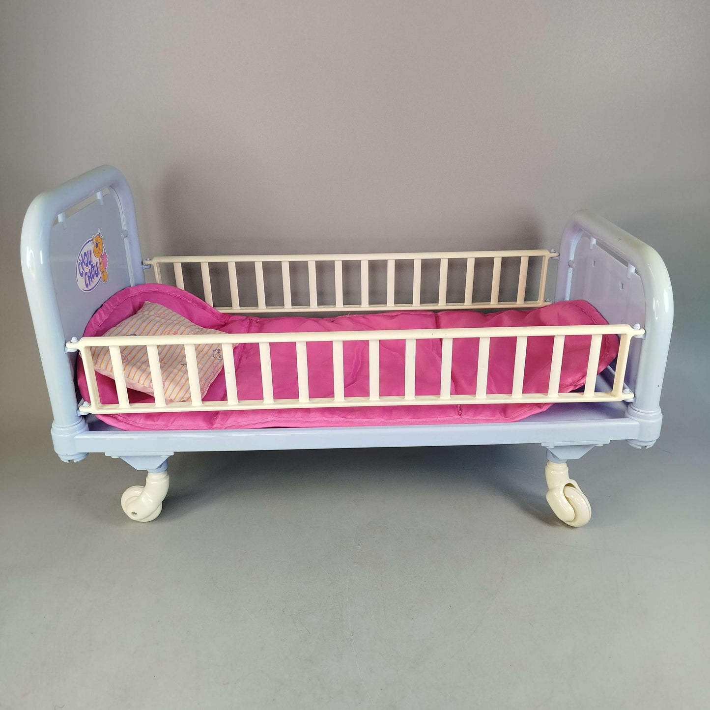 Chou Chou Puppenbett mit Zubehör, gebraucht, ab 3 4 5 Jahre | ✅ geprüft 