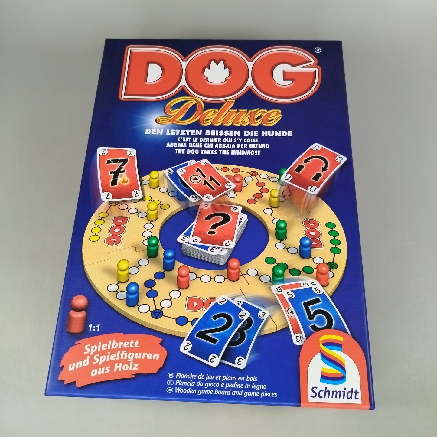 Schmidt Spiele DOG Deluxe – Brettspiel mit Karten & Holzfiguren, OVP