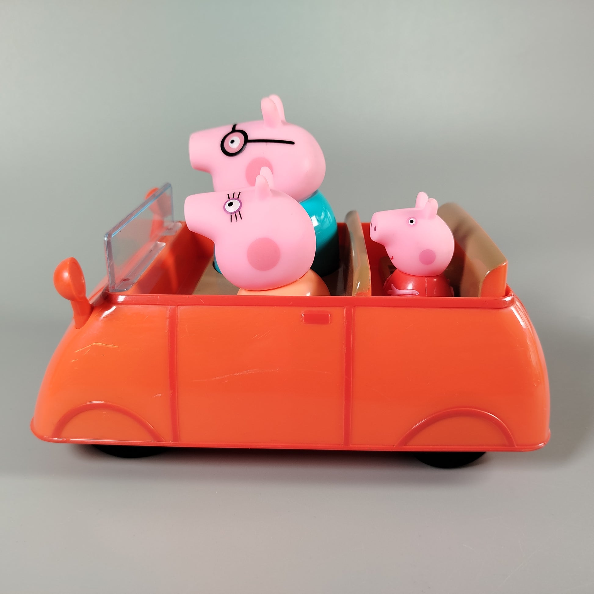  Spielfiguren & Auto - Peppa Pig & Affe