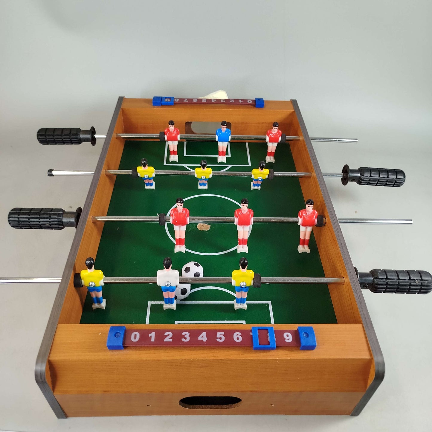Mini Tischfußball mit Zählwerk aus Holz