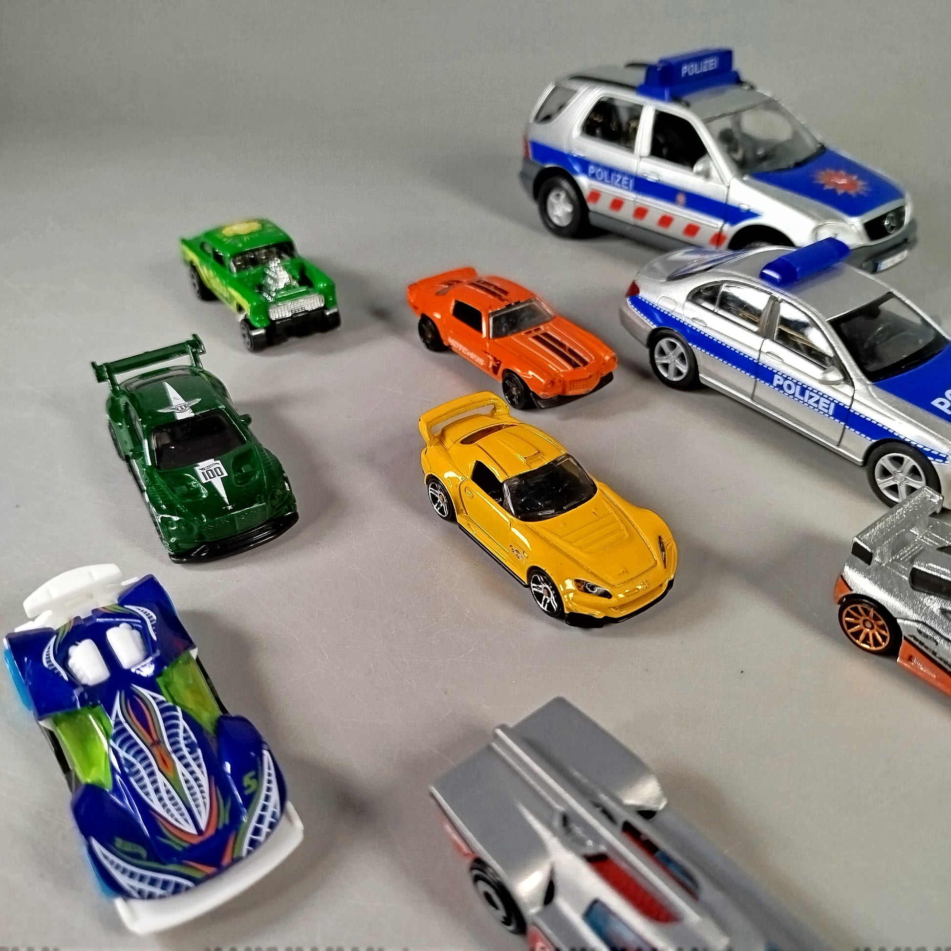 Die-Cast Spielzeugautos Set - 13 verschiedene Modelle