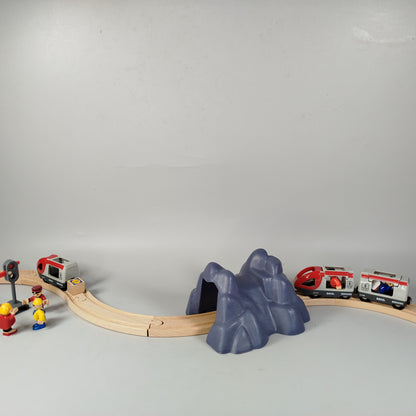 BRIO Holzeisenbahn-Set mit Tunnel und Zug