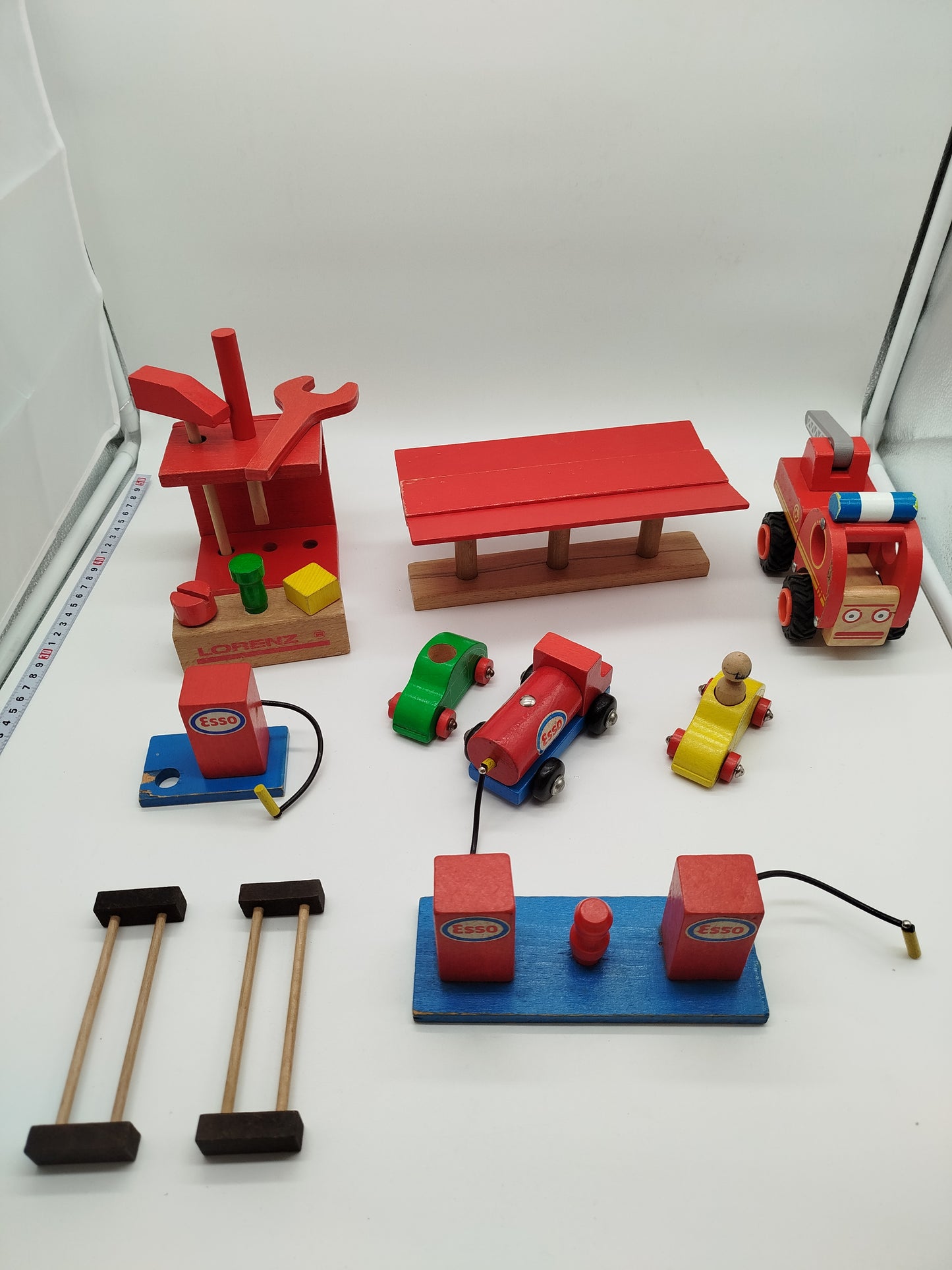 Holzspielzeug  – Kran, Fahrzeuge, Tankstelle