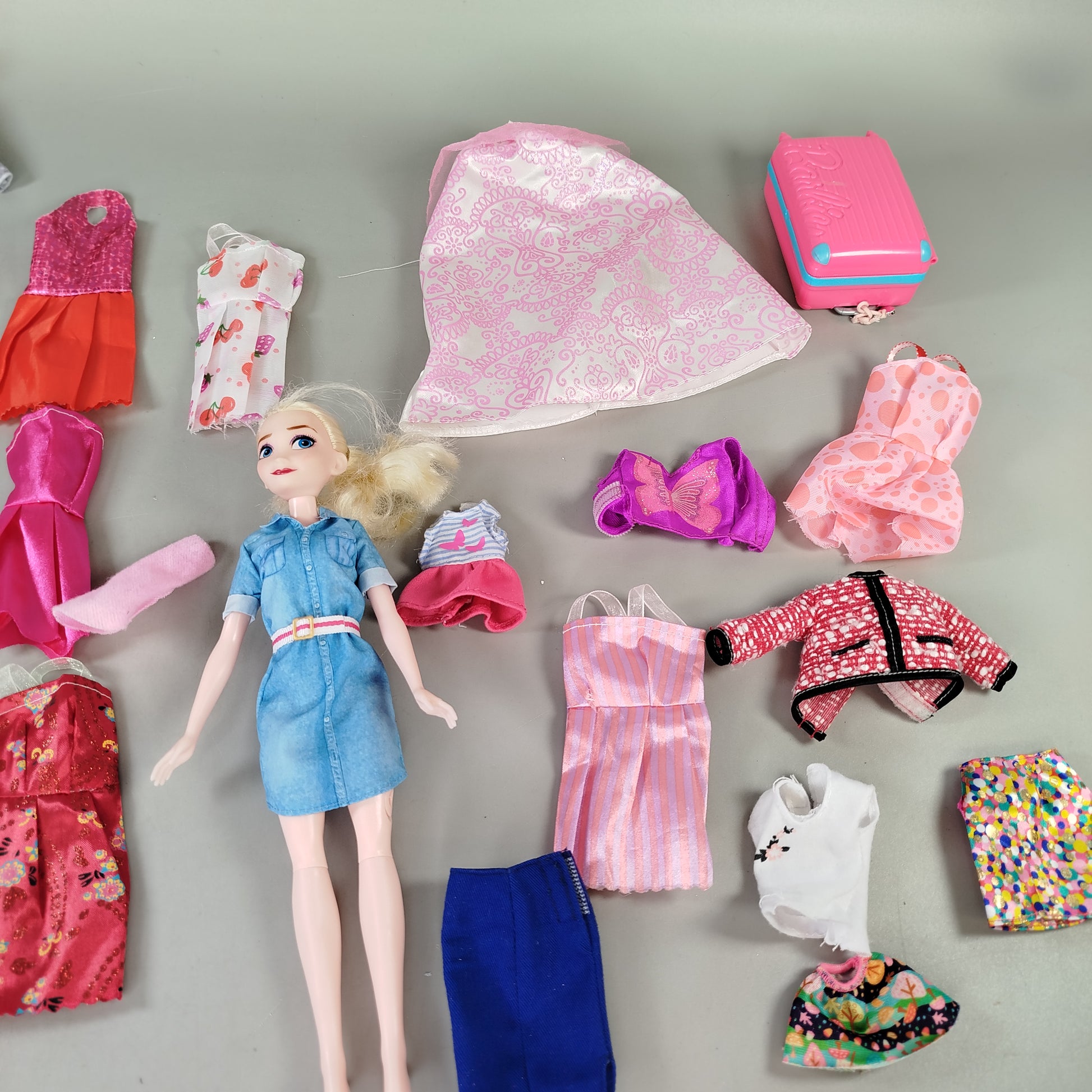 Disney Puppen-Set – Modepuppe mit Kleidung & Zubehör
