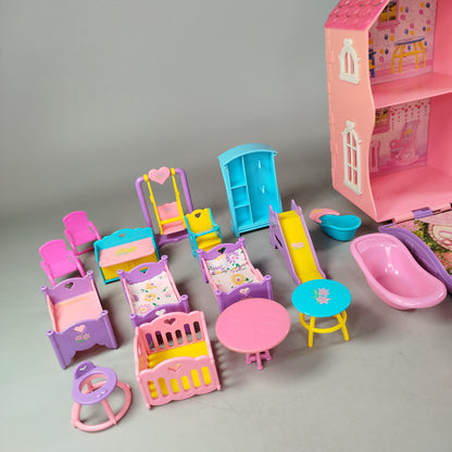 Bundle Puppenhaus mit Möbeln & Figuren Set von 1 Spielset
