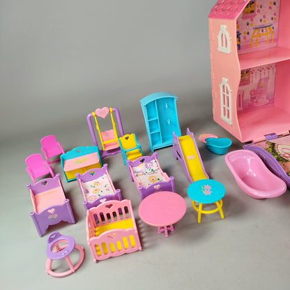 Bundle Puppenhaus mit Möbeln & Figuren Set von 1 Spielset