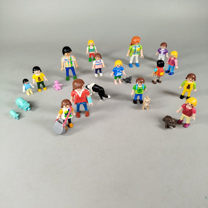 Playmobil Bundle Set von 21 Figuren, Möbel & Tiere