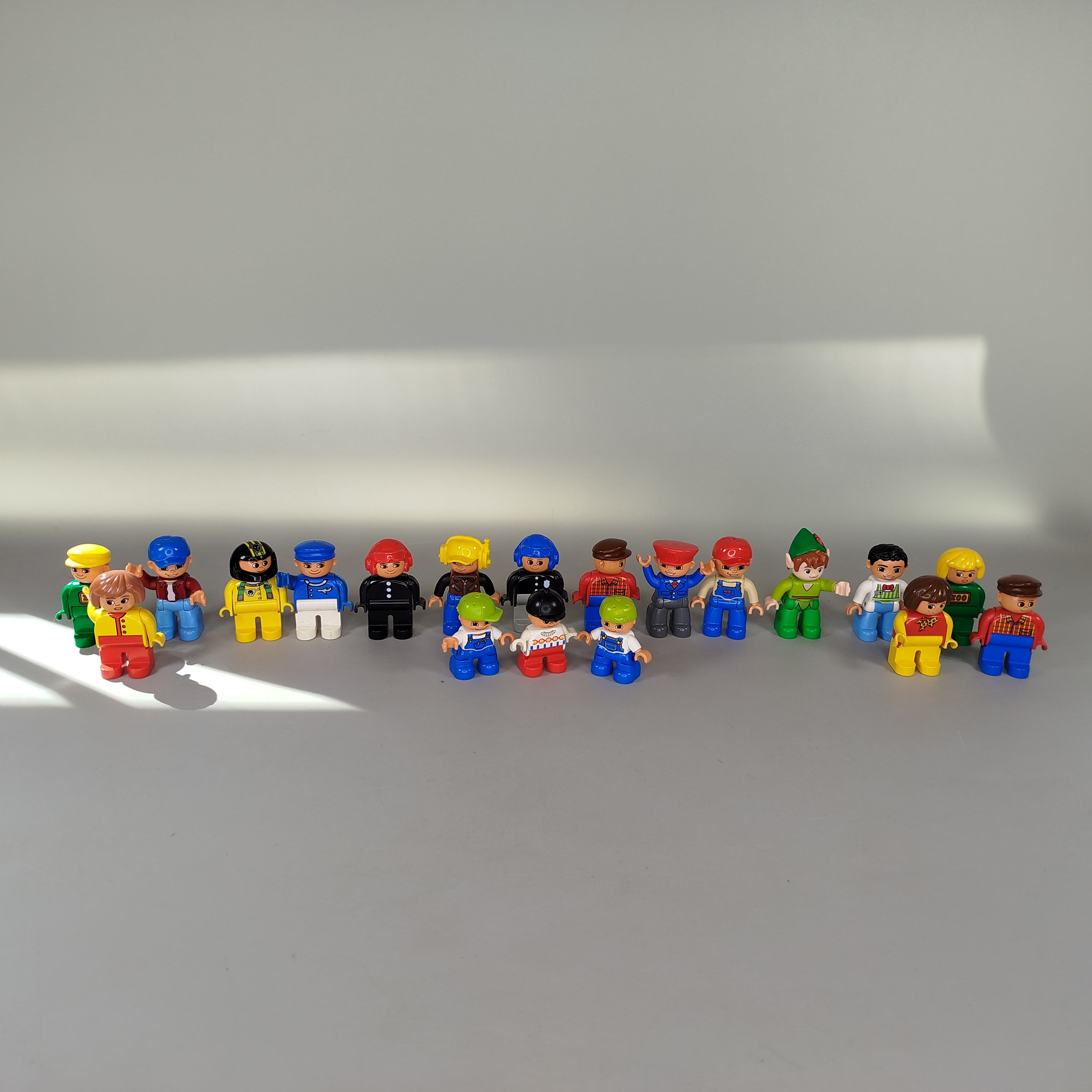 LEGO Duplo Figuren Set von 20 – vielseitige Charaktere, gut erhalten
