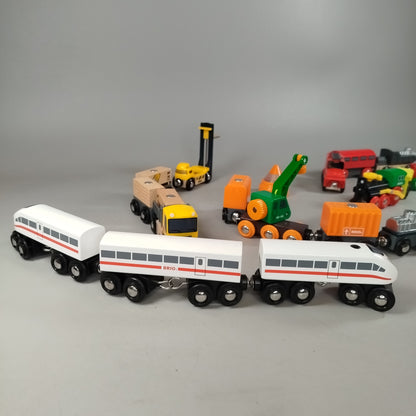 BRIO Bundle Holzeisenbahn Züge & Waggons