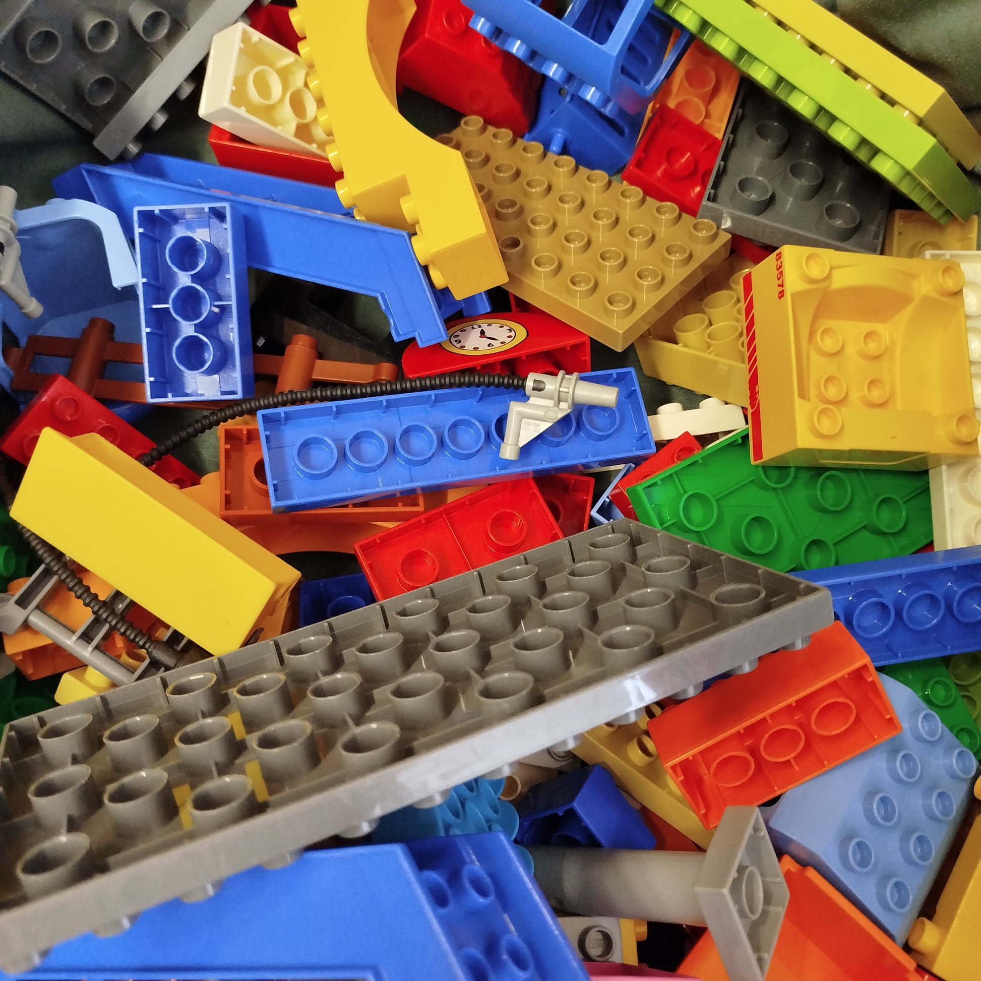 LEGO Duplo Konvolut ca. 2,3 kg – Bausteine, Fahrzeuge & Zubehör