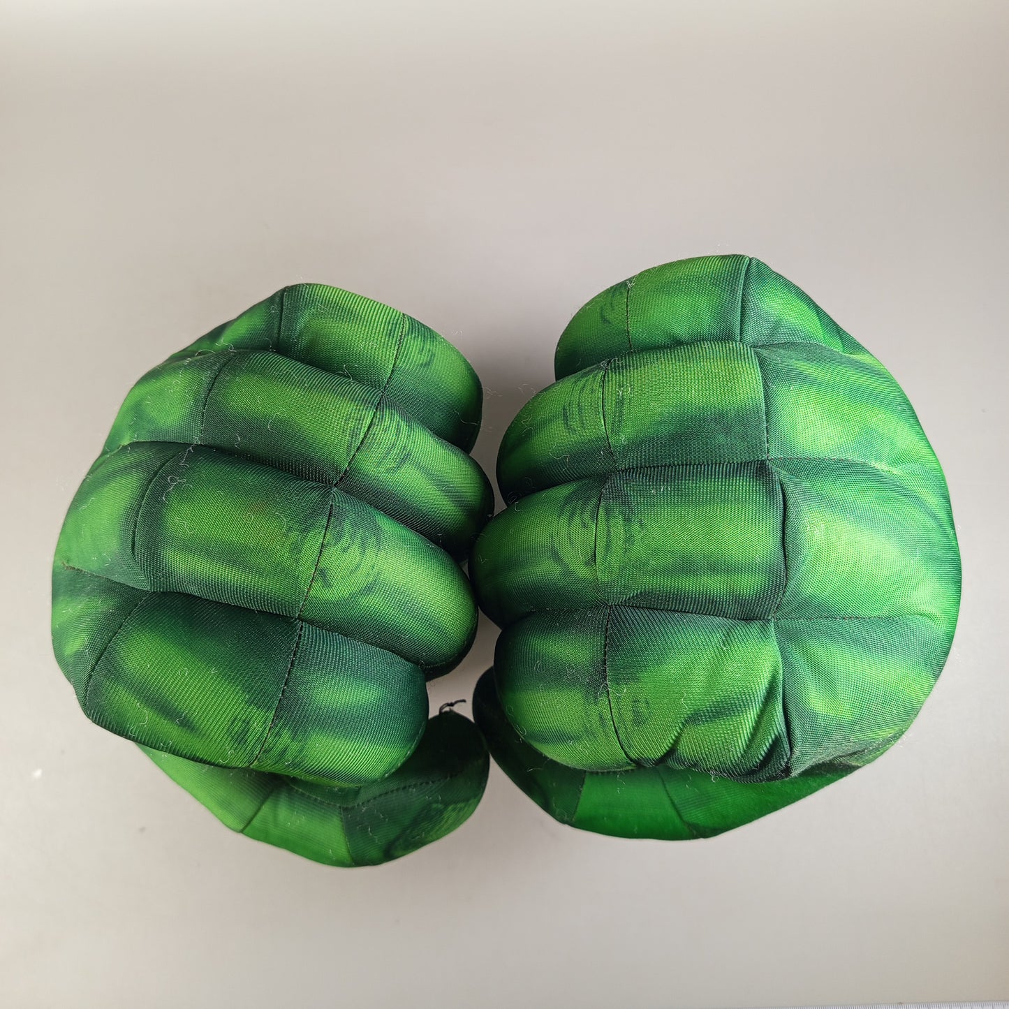 Marvel Hulk Plüschhandschuhe Set – Superheld Fäuste zum Verkleiden