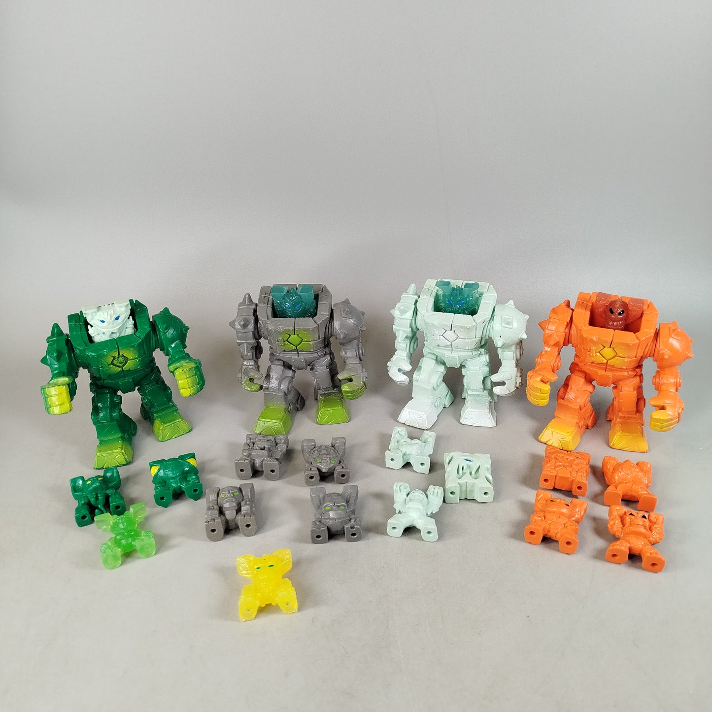 Moose Toys Bundle Treasure X Robots 4x Mega Bots