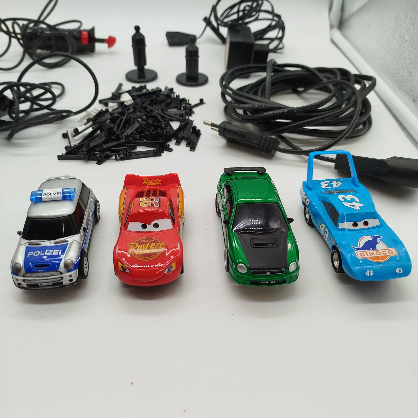 Carrera Bundle GO!!! Cars 4x Slotcars, gebraucht, ab 6 Jahre 