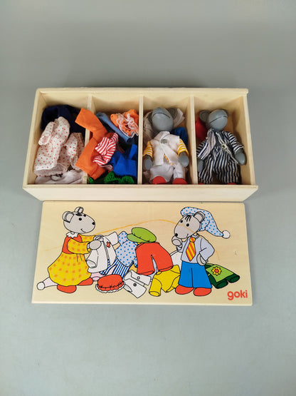 Goki Holzspielzeug-Set – Mäuse mit Kleidung in Holzbox, OVP