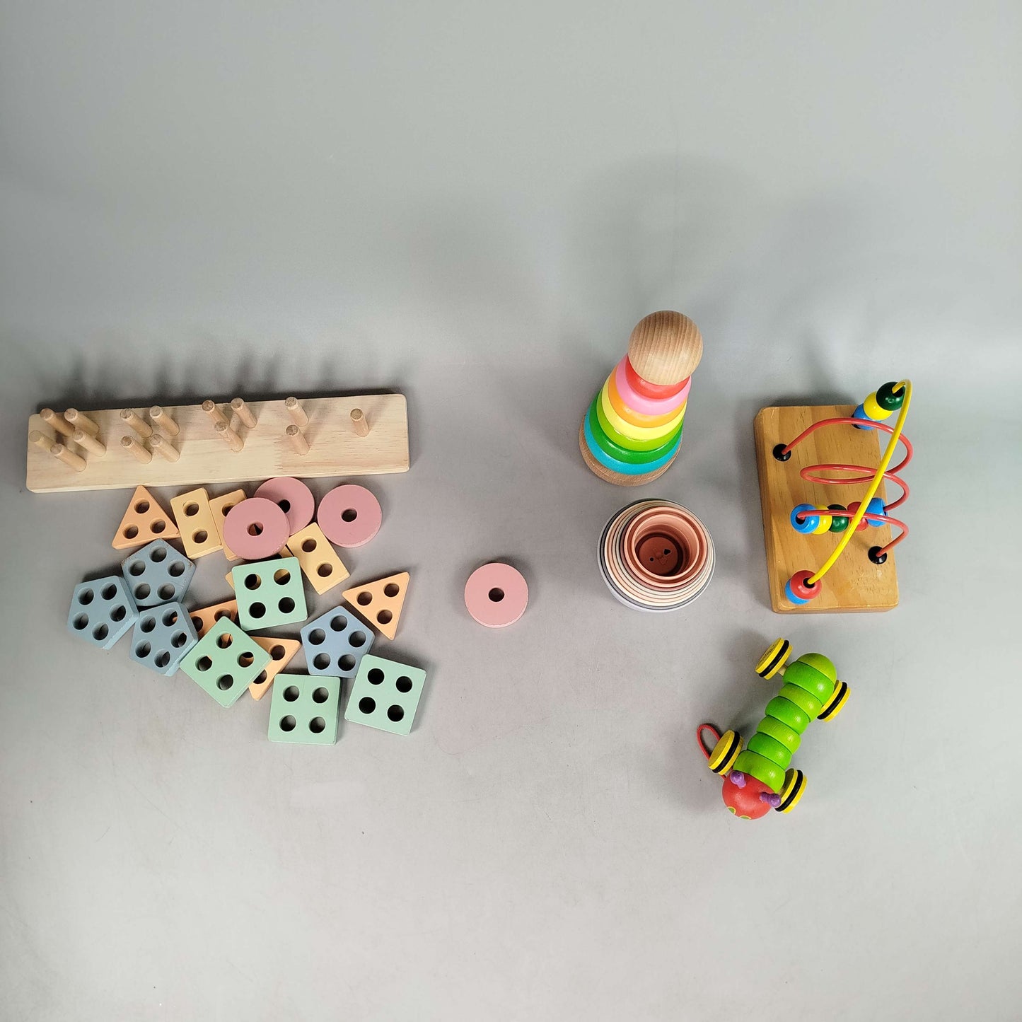 Bundle Set von 5 Holzspielzeug Nimmersatt, Stapelturm & Kugelbahn
