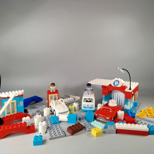 LEGO DUPLO Set - Parkhaus & Fahrzeuge mit Autowaschanlage