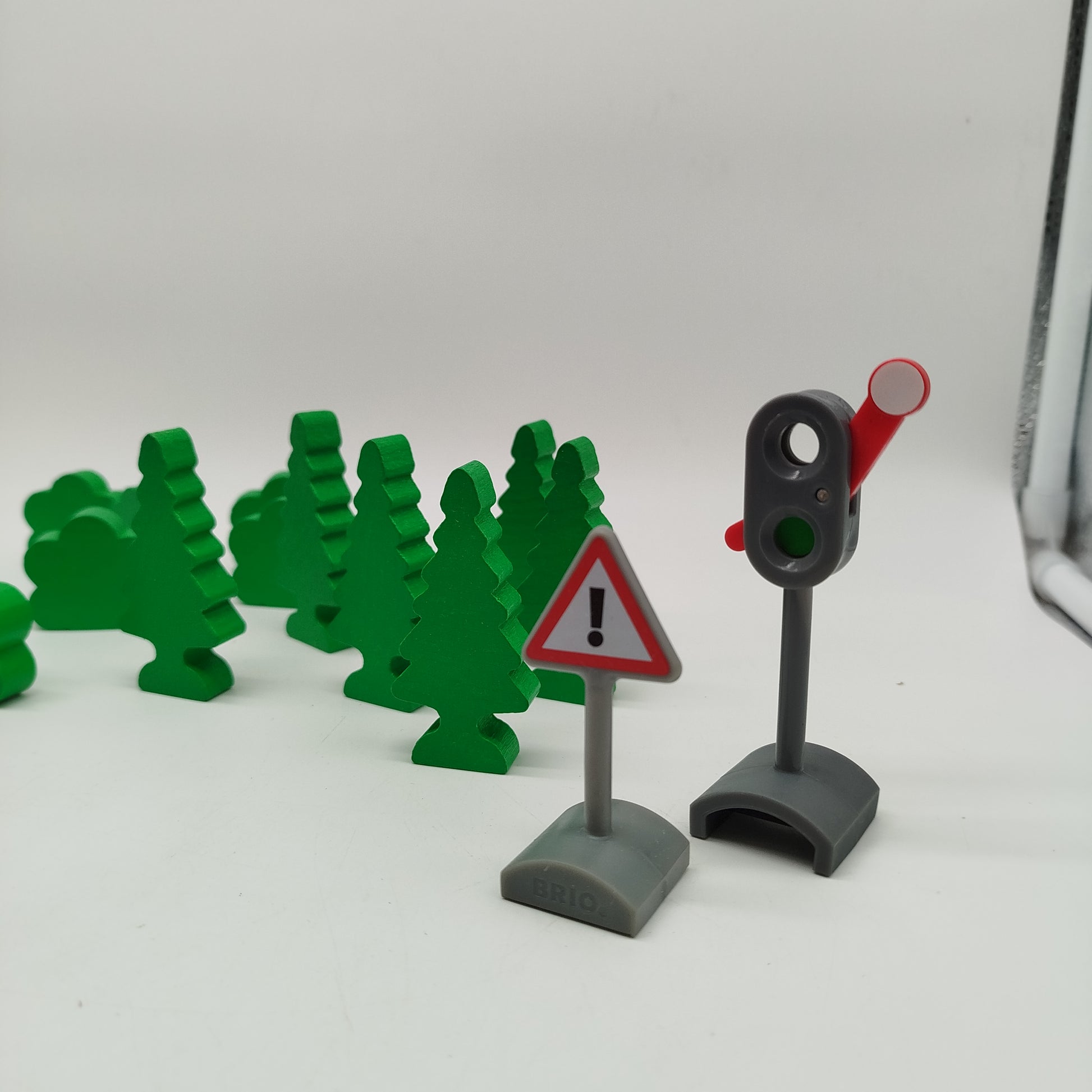 Holzeisenbahn Zubehör-Set – Figuren, Fahrzeuge & Bäume