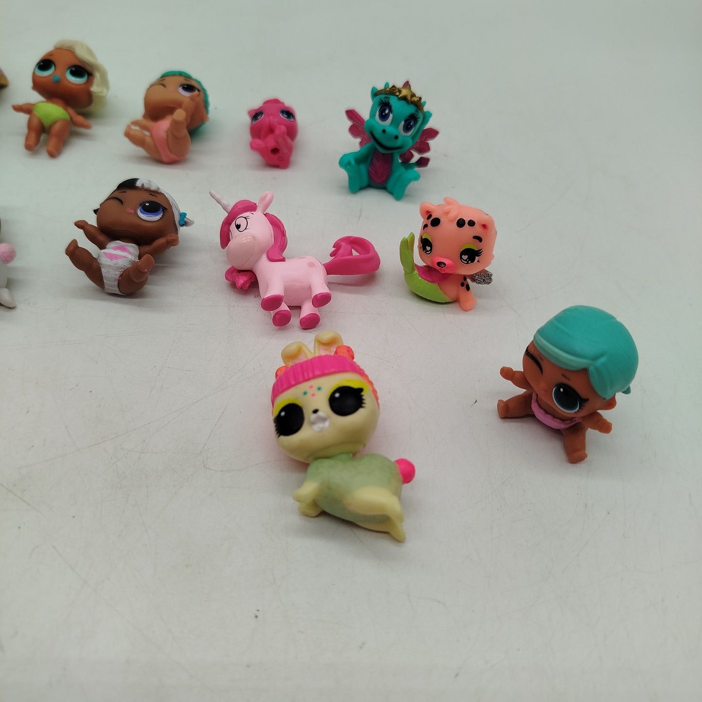 LOL Surprise! Bundle Lil Sisters & Pets 20x Figuren