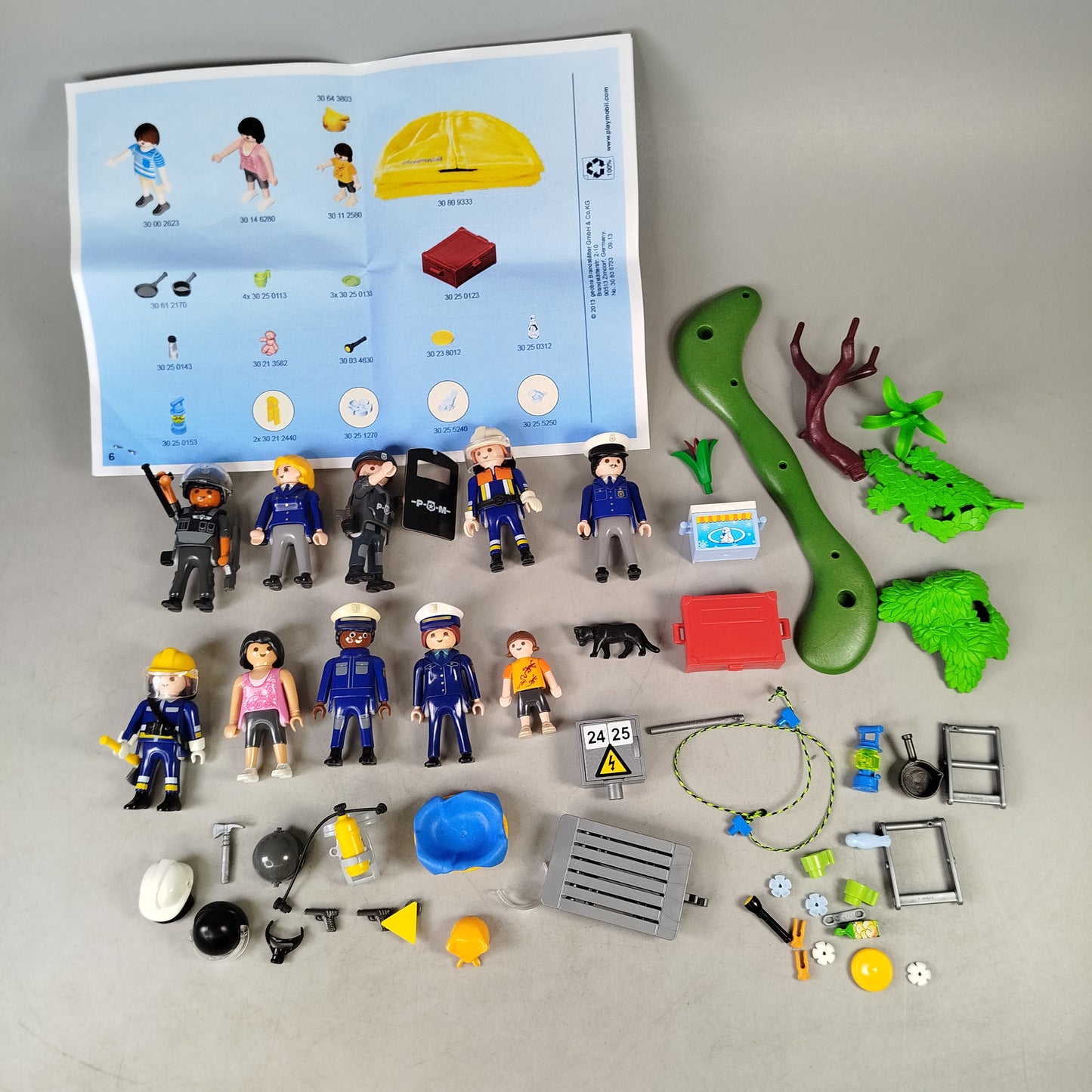 Playmobil Bundle Polizei & Feuerwehr Set von 10 Figuren & Zubehör