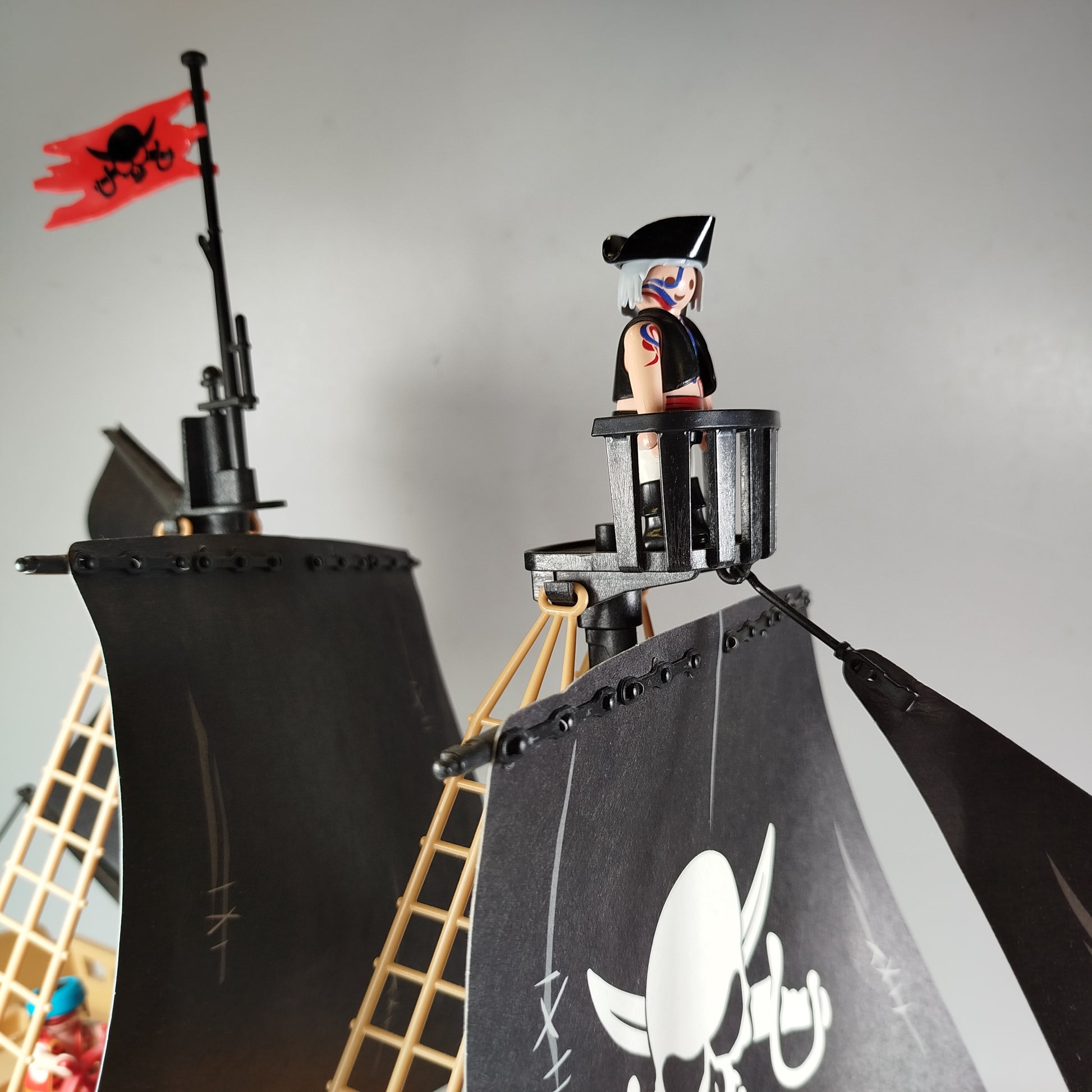 Playmobil Großes Piratenschiff - Set mit Figuren Großes Piratenschiff - Set mit 