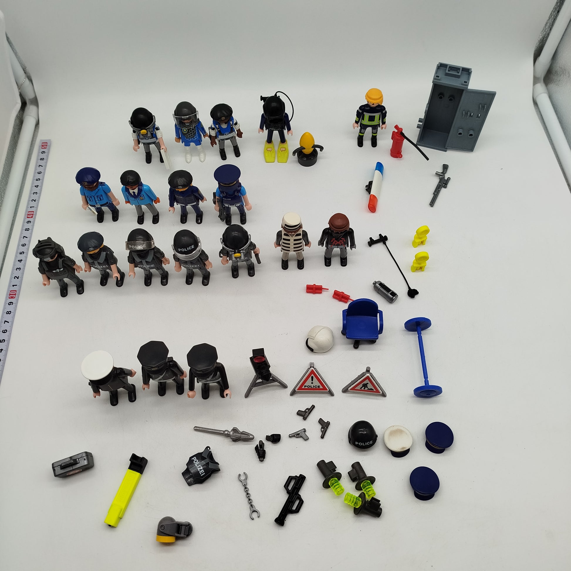 Playmobil Polizei Figuren-Set von 19 – mit Zubehör