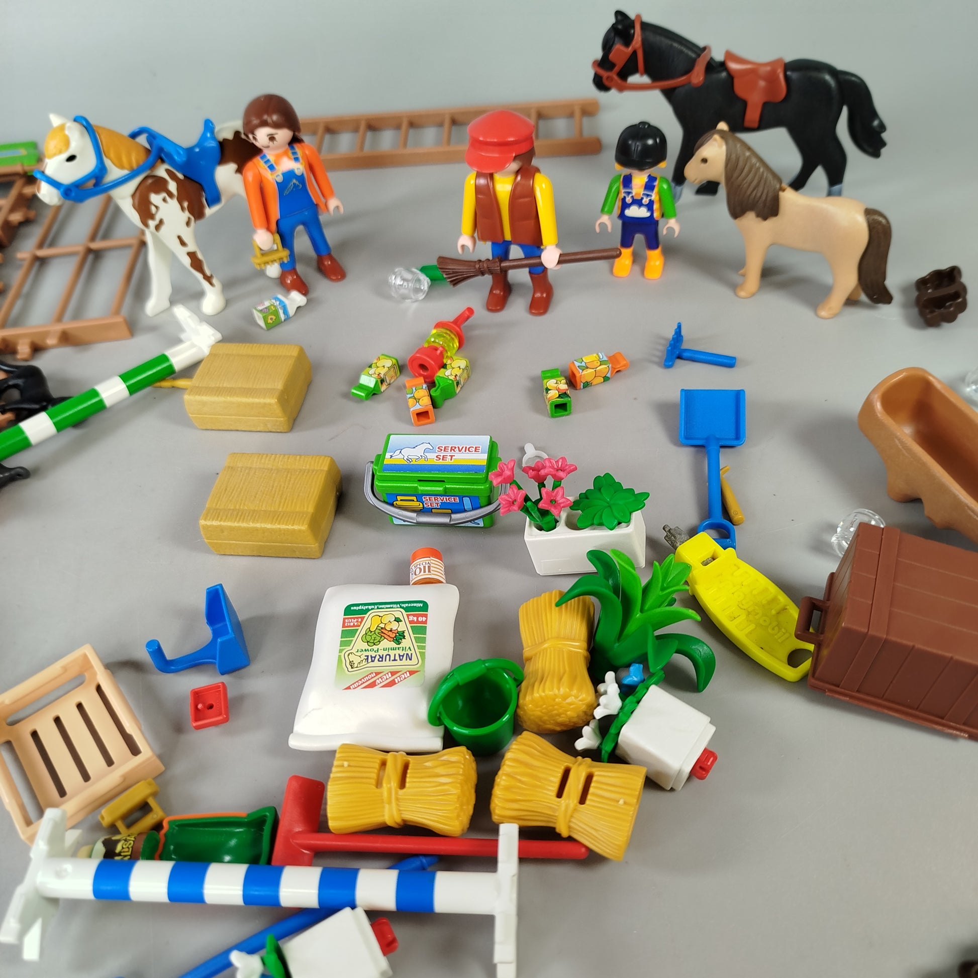 Playmobil Pferdehof 4190 – mit Figuren, Tieren & Zubehör, OVP