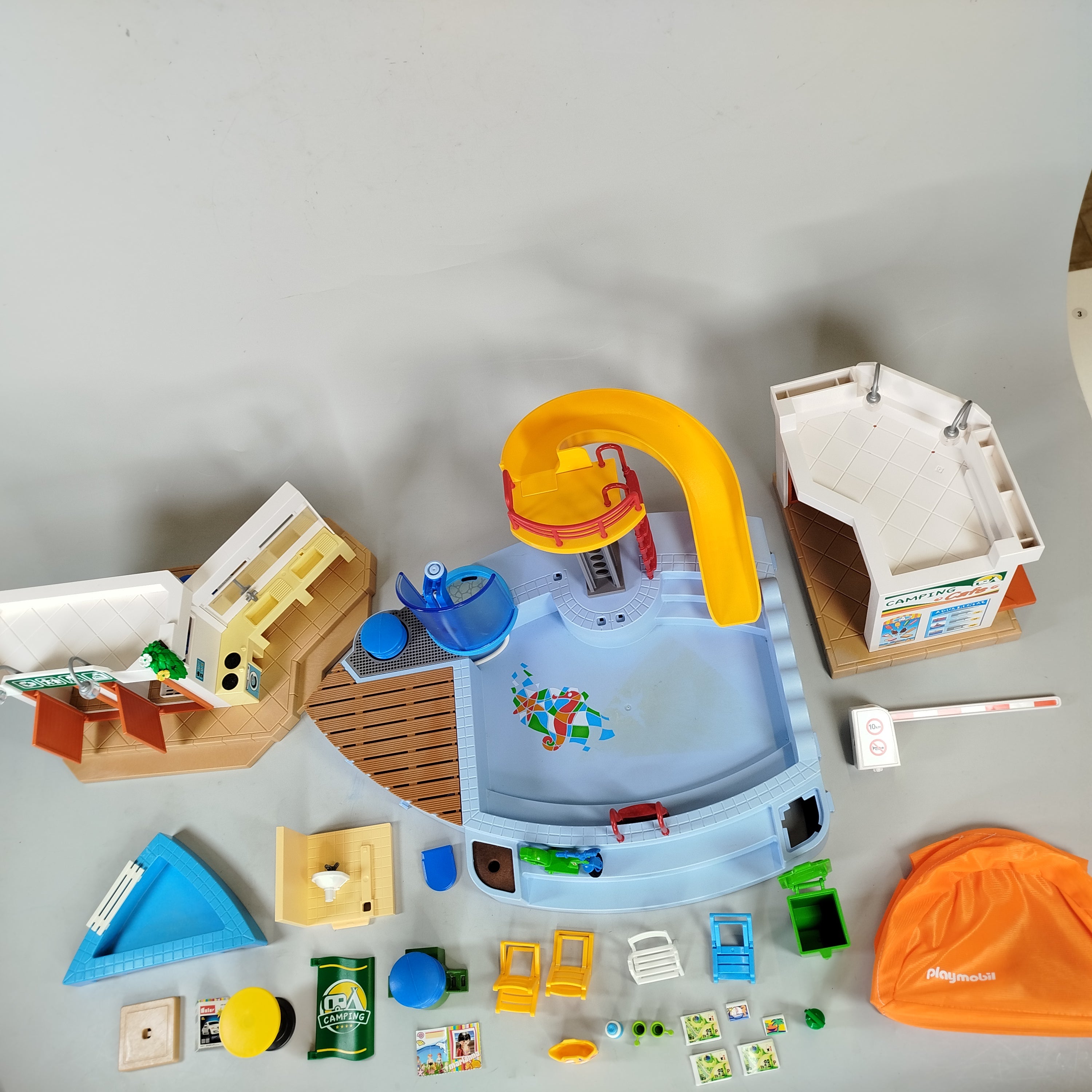 Playmobil Playmobil Campingplatz mit Schwimmbad (Teileset Bundle)